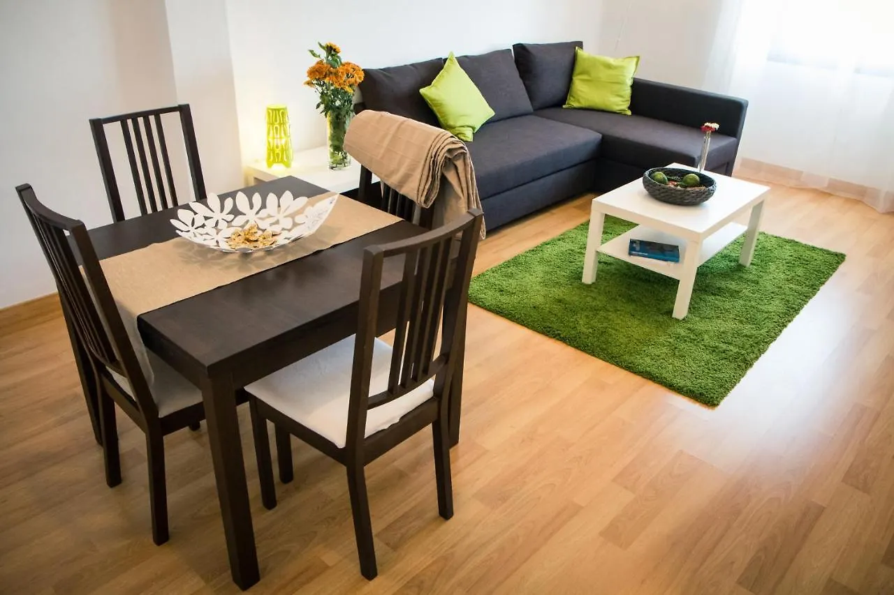 Apartment Holidays2Malaga Heredia 3 Bedroom Opposite Malaga Port Spain