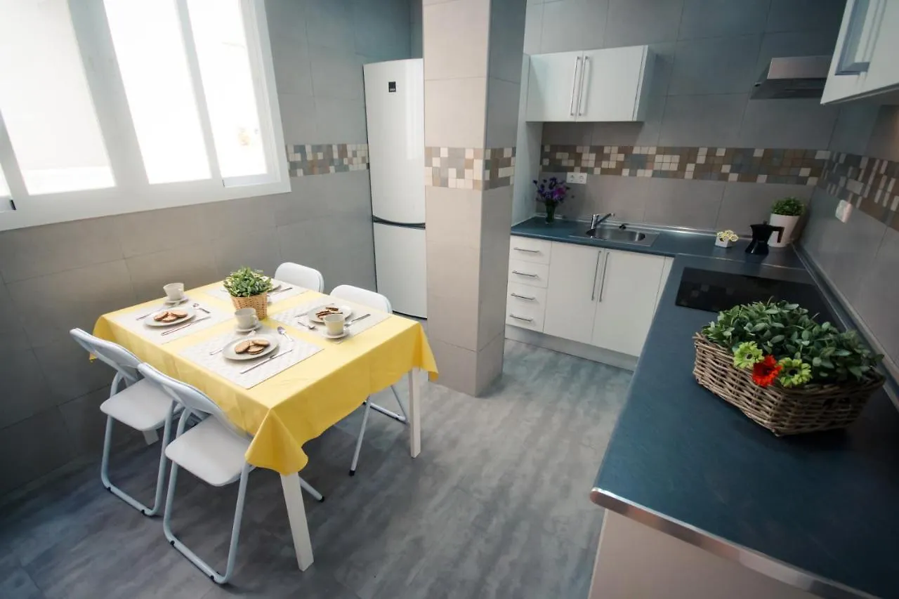 Holidays2Malaga Heredia 3 Bedroom Opposite Malaga Port